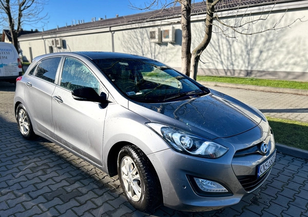 Hyundai I30 cena 27900 przebieg: 233000, rok produkcji 2012 z Tarnowskie Góry małe 67